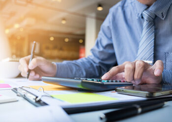 Repetitivo veda créditos de PIS/Pasep e Cofins sobre aquisição no regime monofásico e fixa outras teses