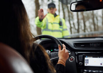 Motorista que não acata ordem de parada da polícia comete crime, define Terceira Seção em repetitivo