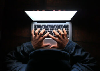 Homem acusado de armazenar conteúdo de pornografia infantil é condenado pela Justiça