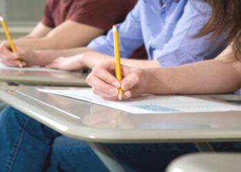 Mais de 170 concursos públicos com inscrições abertas reúnem 23,3 mil vagas no país; veja lista