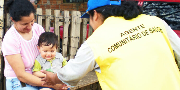 Congresso promulga emenda constitucional que prevê piso salarial para agentes de saúde