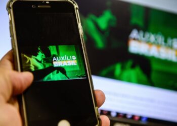 MP que torna Auxílio Brasil de R$ 400 permanente é sancionada