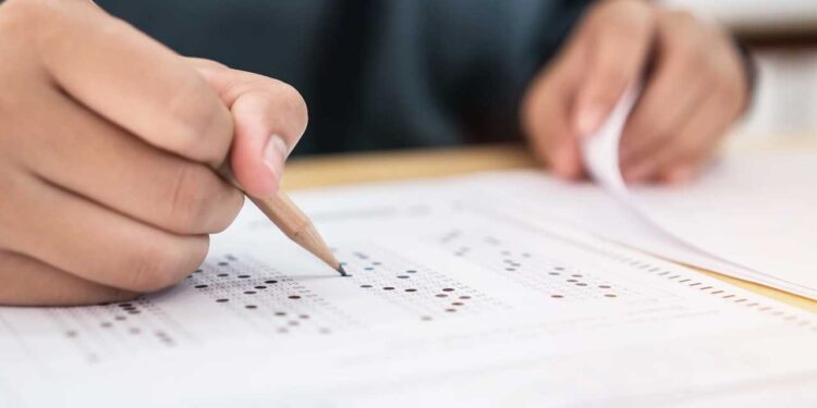 Concursos públicos abertos somam 42,8 mil vagas em todo o país