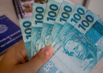 Salário mínimo: governo divulga previsão do valor para os próximos 3 anos