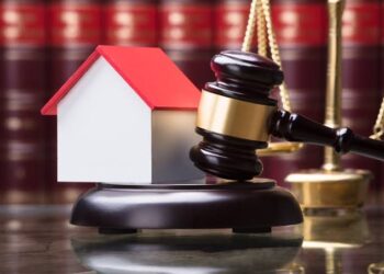 Cliente será indenizado por construtora em virtude de instalação inadequada de caixas de gordura e esgoto