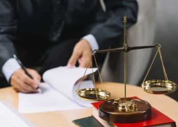 Não há incidência de IR sobre juros de mora devidos por atraso no pagamento de remuneração