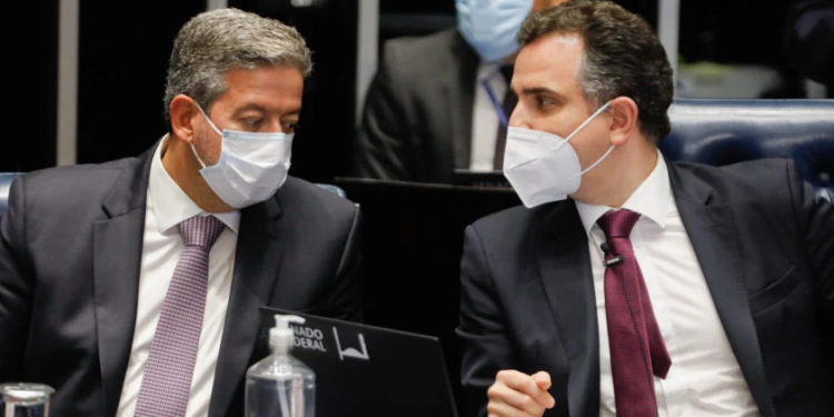 Lira e Pacheco indicaram mais de R$ 500 mi em emendas de relator