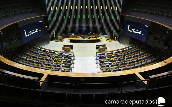 Câmara realiza na quarta-feira eleição para três cargos da Mesa Diretora