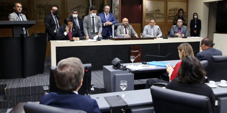 Vereadores de Natal aprovam isenção de ISS para o sistema de transporte coletivo