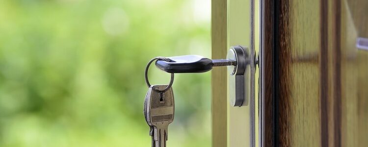 Estado de flagrância permite ingresso em domicílio sem mandado