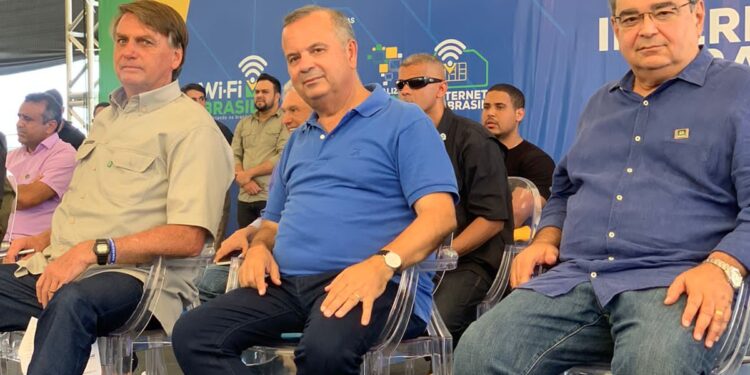 Presidente Jair Bolsonaro visita Natal e entrega equipamentos para ampliar acesso à Internet