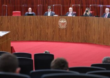 Ministros Alexandre de Moraes e Ricardo Lewandowski são eleitos presidente e vice do TSE