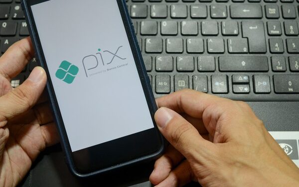 Uso de Pix sem saldo gera ressarcimento a banco