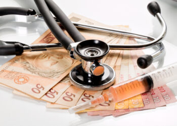 Plano de Saúde terá que ressarcir idosa por despesas médicas em tratamento