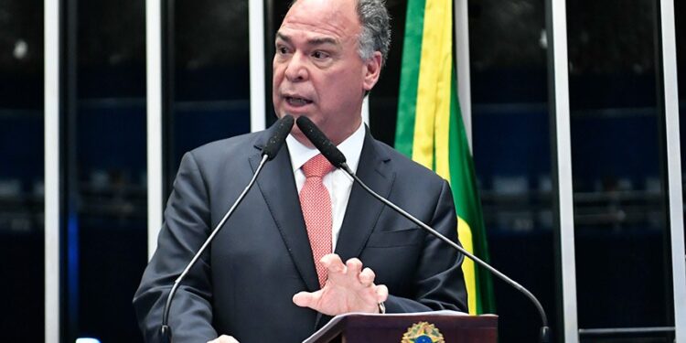 Relator retira “cheque em branco” de PEC do estado de emergência