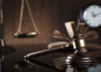 Admissibilidade de PEC que proíbe aposentadoria de juízes como medida disciplinar é aprovada na CCJ da Câmara Federal