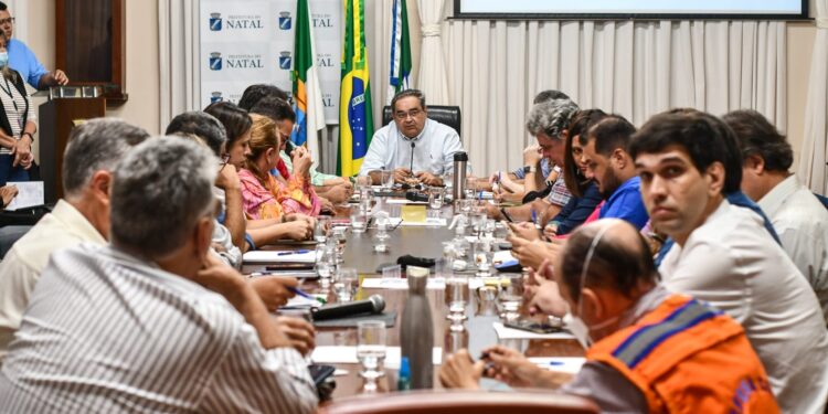 Prefeitura define força-tarefa para reabilitar áreas atingidas e assistir população