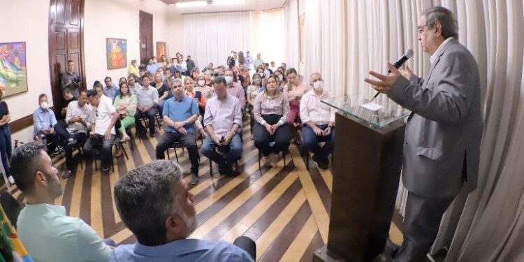 Prefeitura dá ordem de serviço para construção do Residencial Mãe Luíza