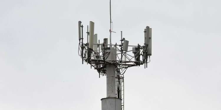 Lei que facilita instalação de antenas 5G é sancionada