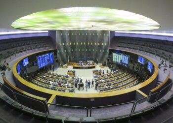 Após impasse sobre LDO, sessão do Congresso é suspensa