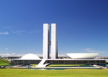 Vetos sobre ICMS nos combustíveis, dívidas do Fies e despacho de bagagem aguardam votação