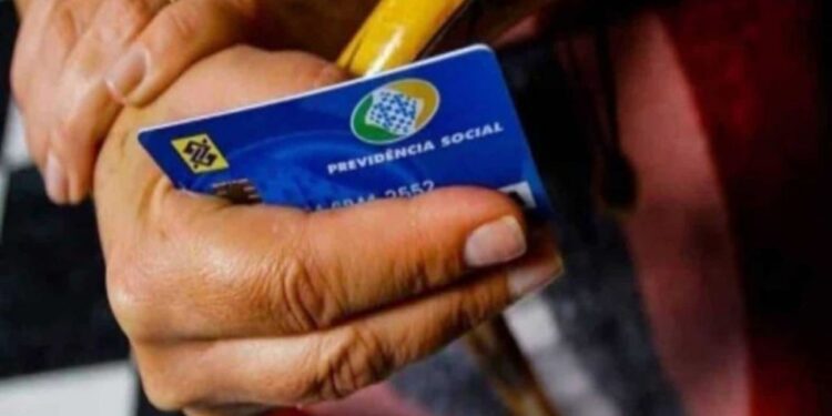 Crédito consignado para beneficiários de programas sociais segue para sanção