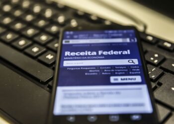 Receita libera 3º lote de restituição do IR; veja se você irá receber