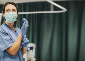 PEC do piso salarial para enfermagem é aprovada