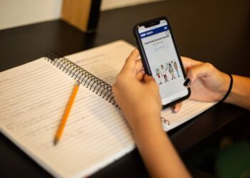 Supremo valida lei que determinou transferência de recursos para garantir internet na rede pública