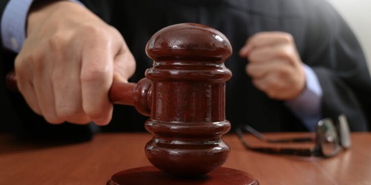 Ex-empregada das Lojas Americanas feita refém em assalto será indenizada