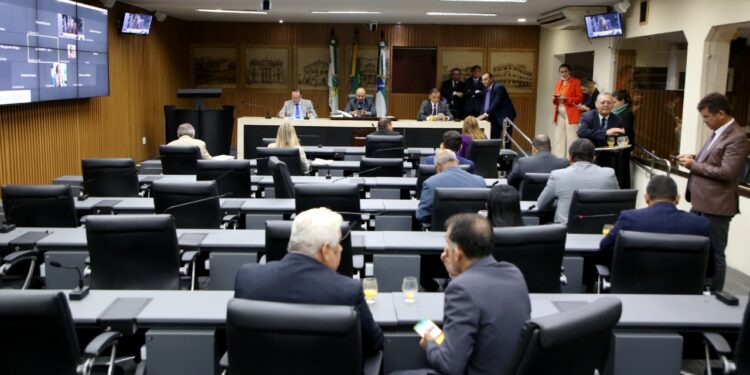 Vereadores de Natal aprovam alterações no Código Tributário do Município