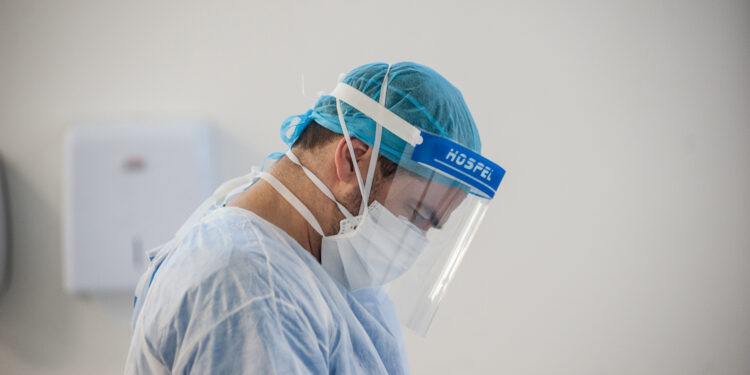 Indenização por incapacidade ou morte de profissionais da saúde em razão da pandemia é constitucional, decide STF