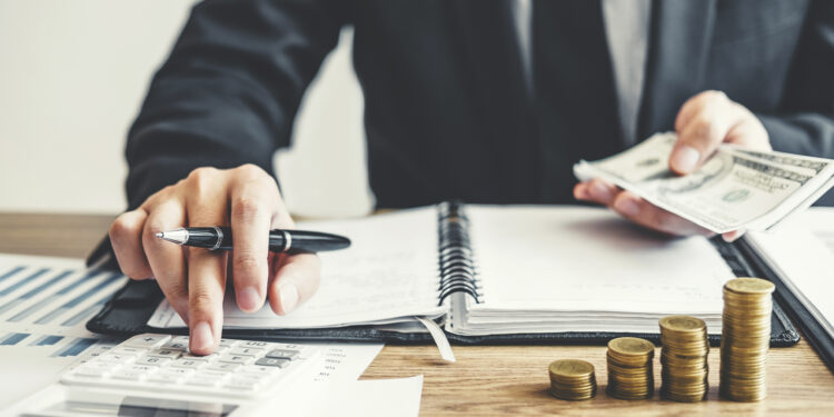 Honorários devem incidir sobre toda a condenação em ações que pedem tratamento médico e dano moral