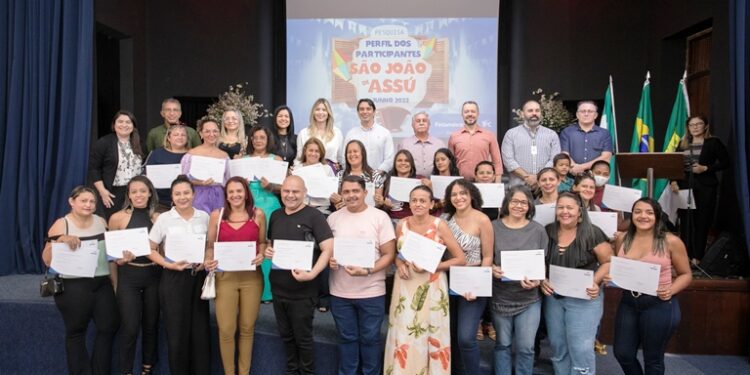 Sistema Fecomércio RN realiza entrega de certificados e apresenta de satisfação do São João de Assú