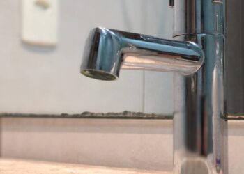 Justiça determina que CAERN não suspenda fornecimento de água para morador de Mossoró