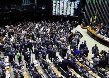 Deputados são eleitos pelo voto proporcional; entenda a lógica desse sistema