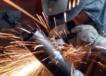 Índice de Confiança da Indústria recua 0,8 ponto em setembro, diz FGV