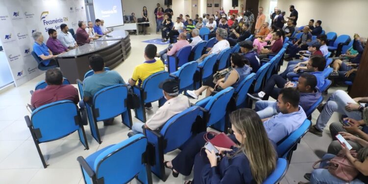 Prefeitura esclarece dúvidas e ouve sugestões sobre obra na Av. Felizardo Moura