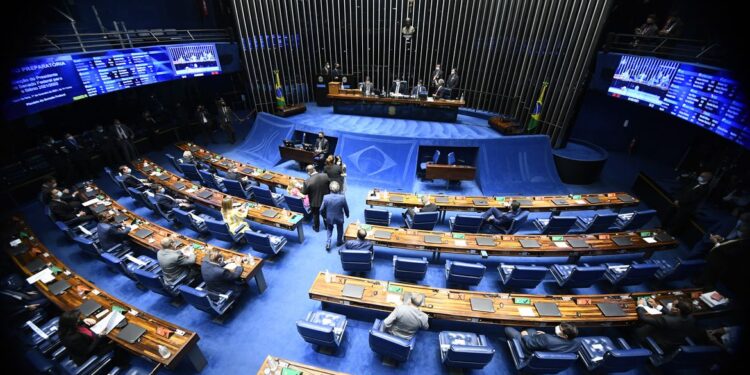 Senado pode votar MPs do Funpresp e da desoneração dos combustíveis em setembro