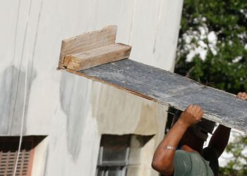 Custo da construção sobe 0,10% em setembro, diz FGV