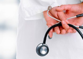 É obrigatória realização de chamamento público para autorização de novos cursos de medicina, defende PGR