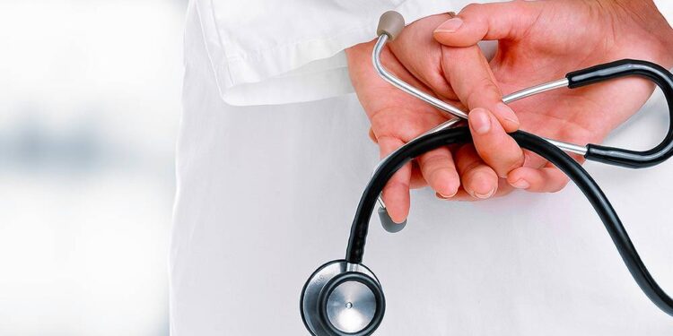 É obrigatória realização de chamamento público para autorização de novos cursos de medicina, defende PGR