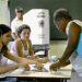 Votação mobiliza quase 2 milhões de mesárias e mesários