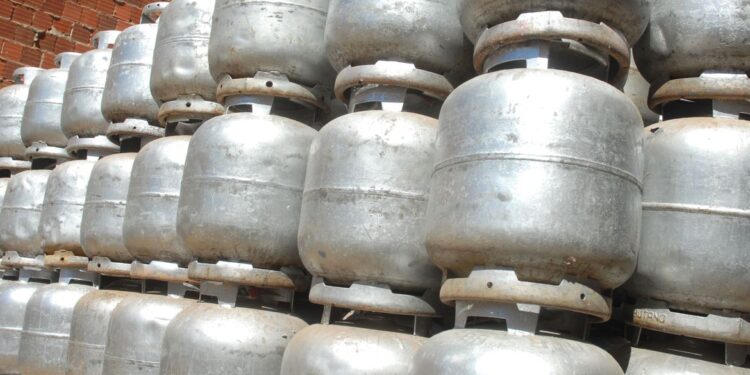 Petrobras reduz preço do gás de cozinha para distribuidoras