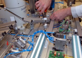 Economia recua 0,8% de julho para agosto, revela a FGV