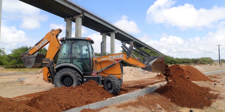 Pavimentação no entorno do complexo turístico da Redinha atinge cerca de 40%