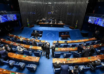 Senado repete renovação alta, mas com políticos experientes
