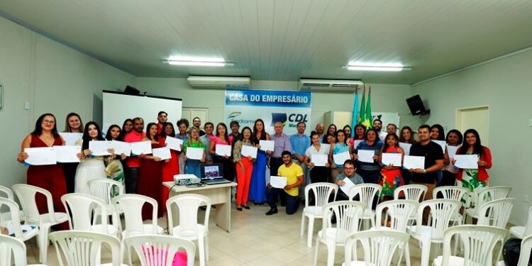 Senac e Sindcomércio Macaíba formam mais de 100 trabalhadores do comércio em cursos gratuitos