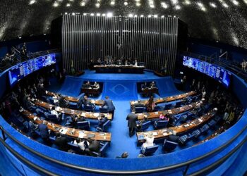 Senado pode votar na terça MP que dispensa doação de vacina para covid-19 ao SUS