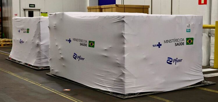 Brasil recebe primeiro lote de vacinas Covid-19 para crianças de 6 meses a menores de 3 anos
